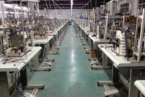 珠片纱设备研发与生产以减少大量人工成本和智能化企业发展为方向。
